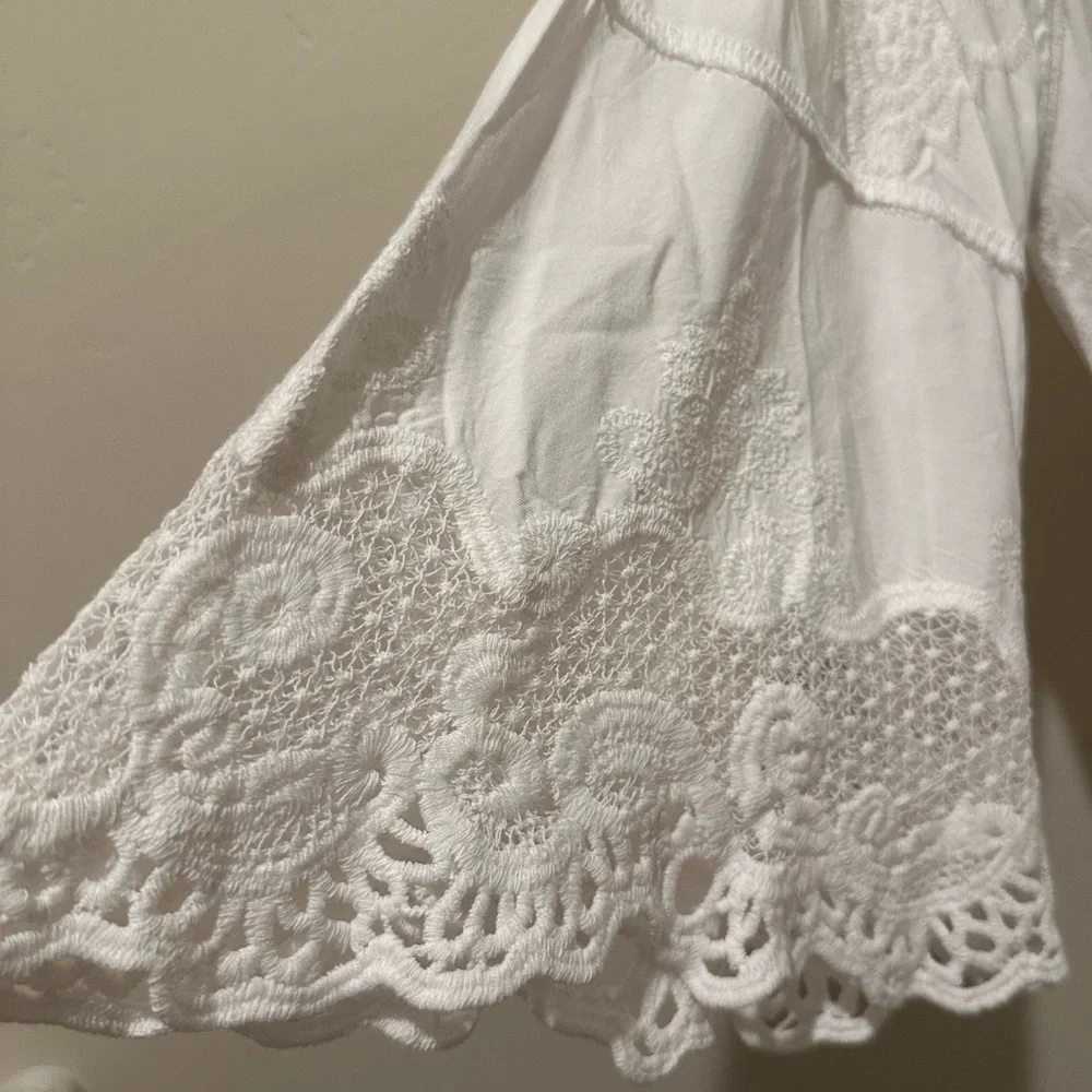 Democracy - NWT White Lace Embroidered Cold Shoulder Top with flare sleeves - Picture 5 of 6